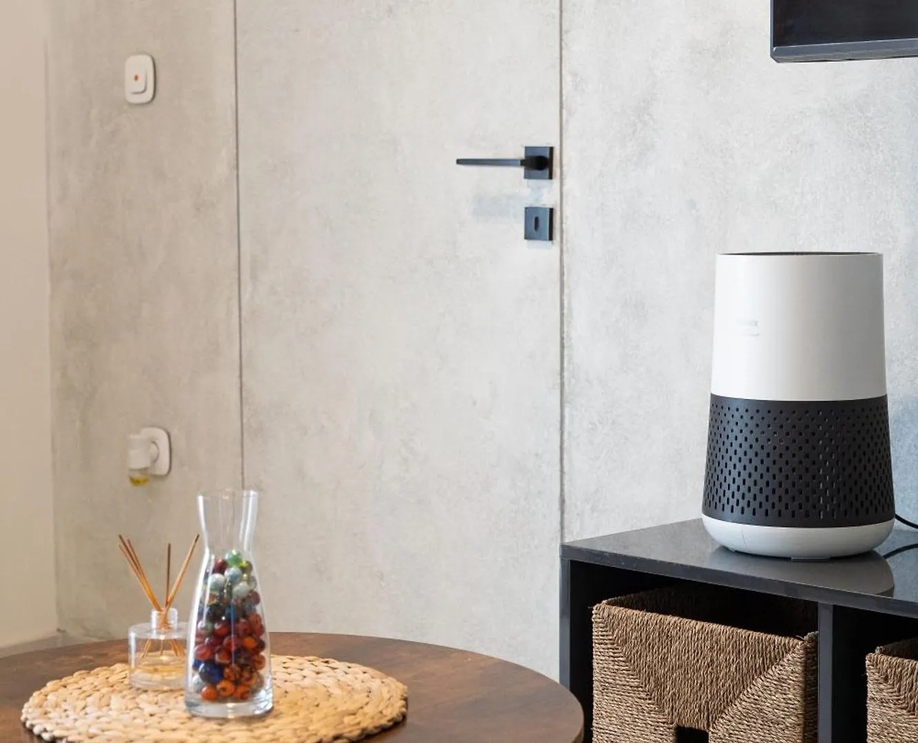 Elegant, Modern & Spacious Apartment In Thessaloniki With Balcony